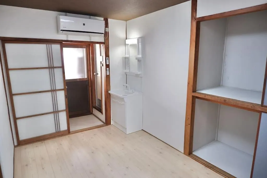 Tsubame 202 Staying Private Home Osaka 0*,  Japan